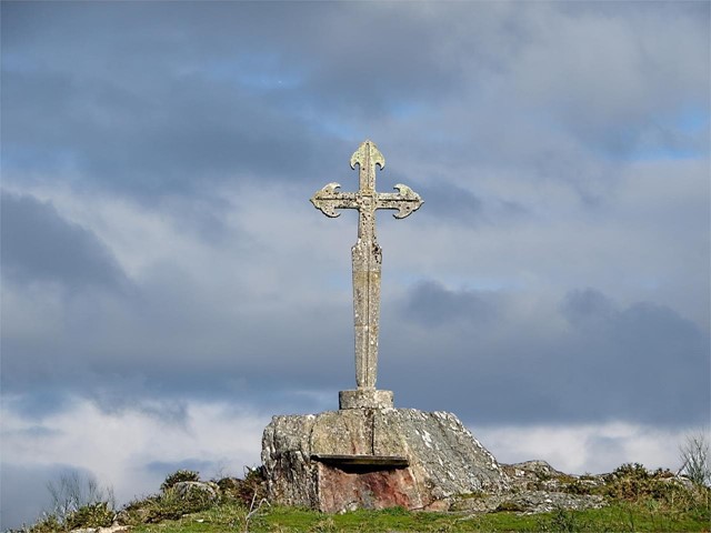 Desde la playa hasta el Monte da Esculca; ¡descubre qué ver en Bueu con Taxi Héctor!