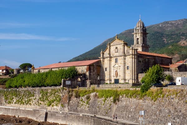 Monasterio de Sta María de Oia