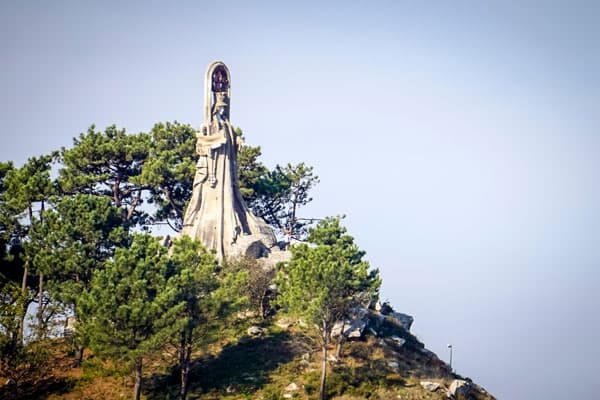 Virgen de la Roca en Baiona